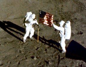Moon_Flag_Waving_Astronauts.jpg