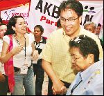 akbayan-mar-roxas.jpg